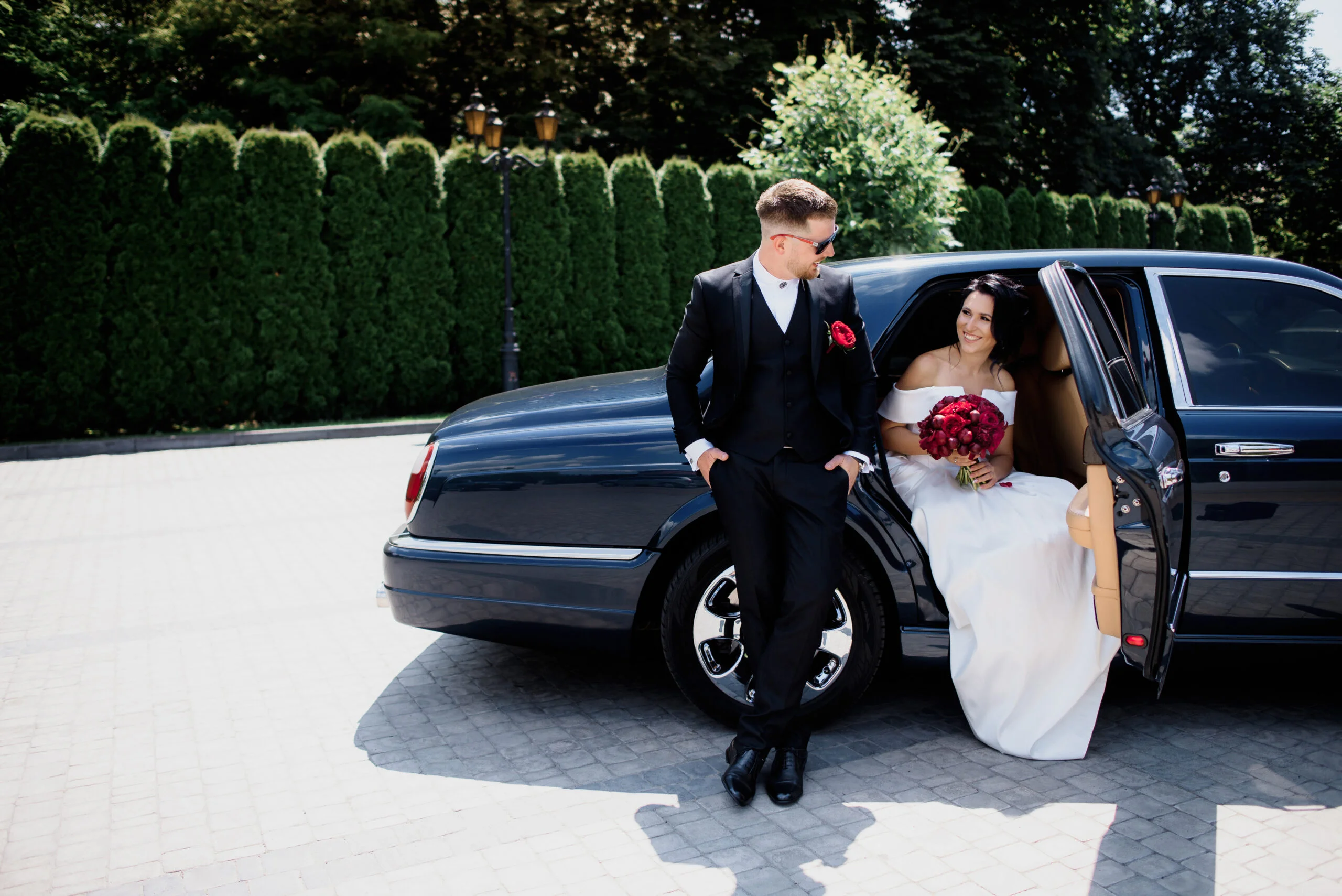 Wedding couple with luxury limo service in the Hamptons